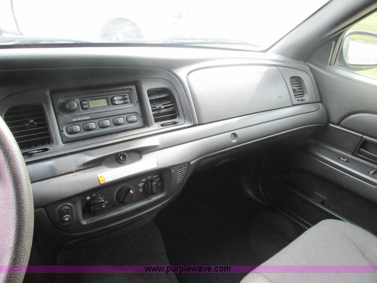 image for item R9423 2007 Ford Crown Victoria Police Interceptor