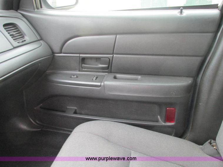 image for item R9423 2007 Ford Crown Victoria Police Interceptor