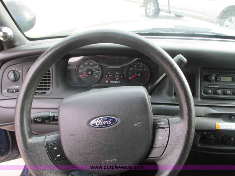 image for item R9423 2007 Ford Crown Victoria Police Interceptor