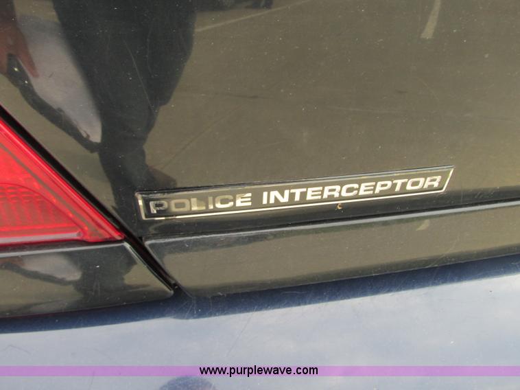 image for item R9423 2007 Ford Crown Victoria Police Interceptor