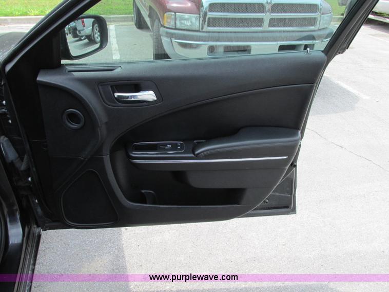 image for item R9424 2011 Dodge Charger Police