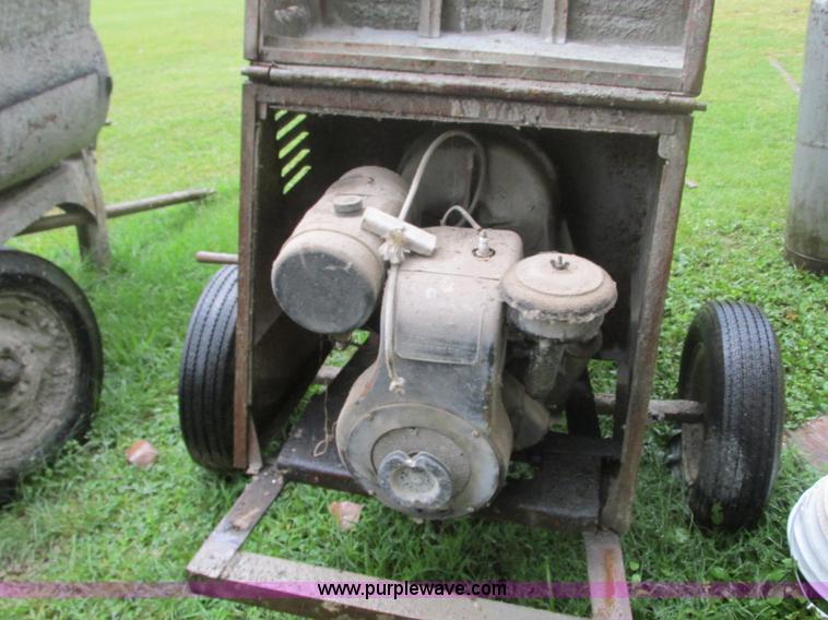 image for item R9434 Essick mixer