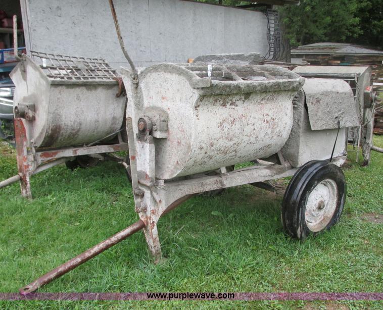 image for item R9435 Essick mixer