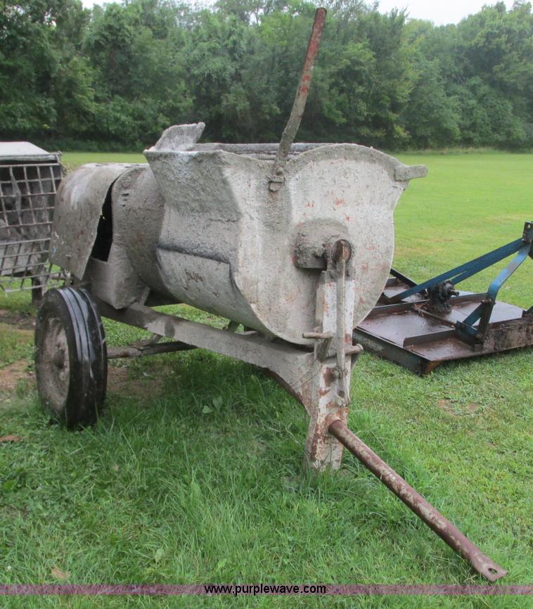 image for item R9435 Essick mixer