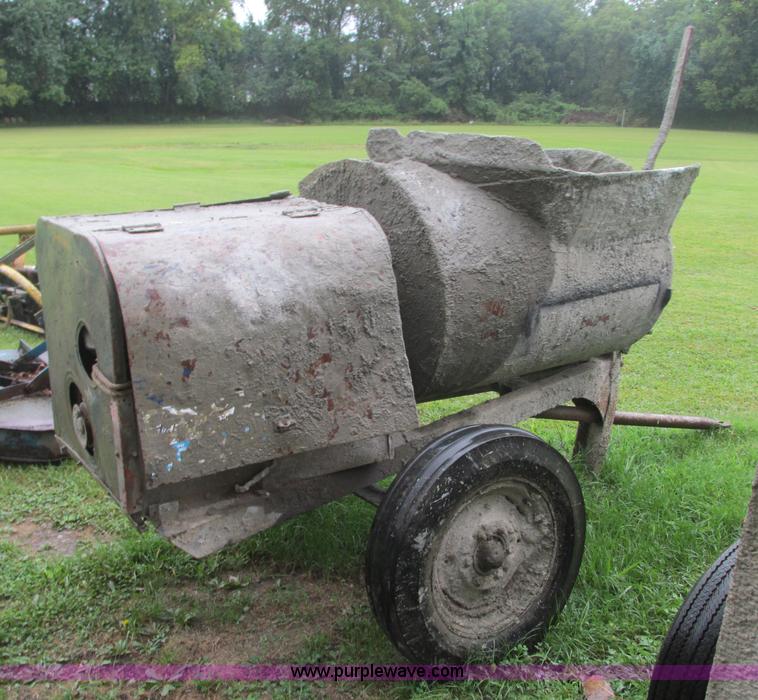 image for item R9435 Essick mixer