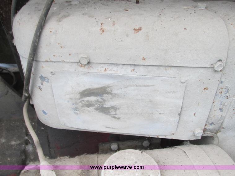 image for item R9435 Essick mixer