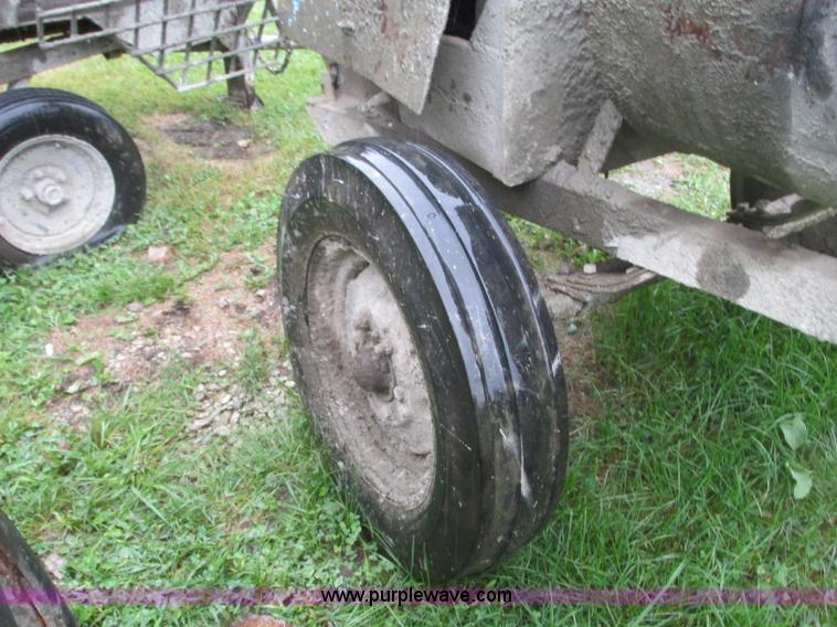 image for item R9435 Essick mixer