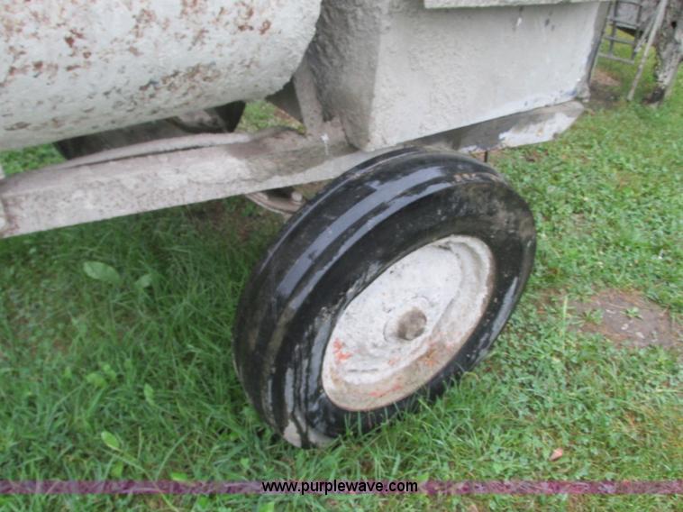 image for item R9435 Essick mixer