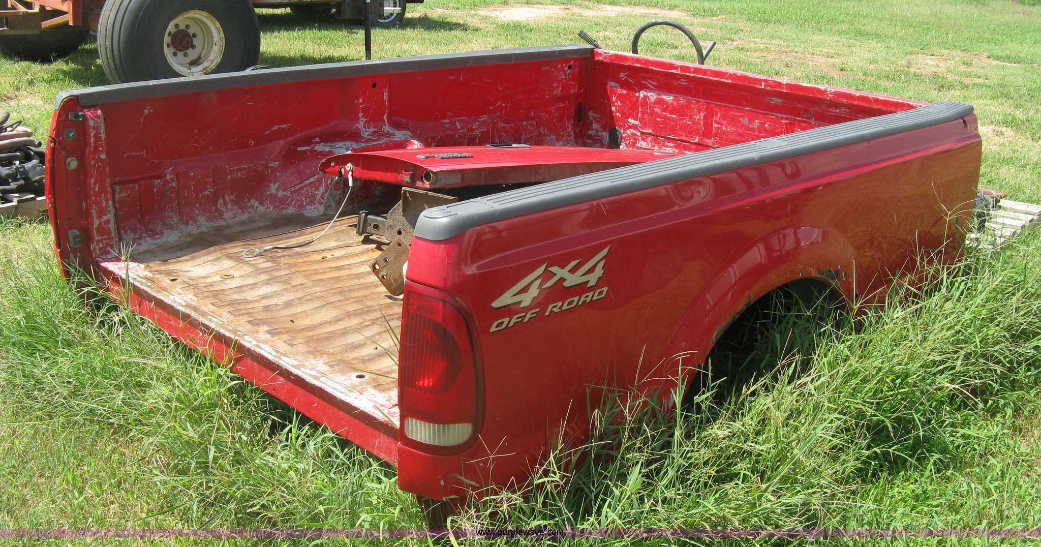 2001 Ford F250 pickup truck bed in Lyons, KS Item BR9636 sold