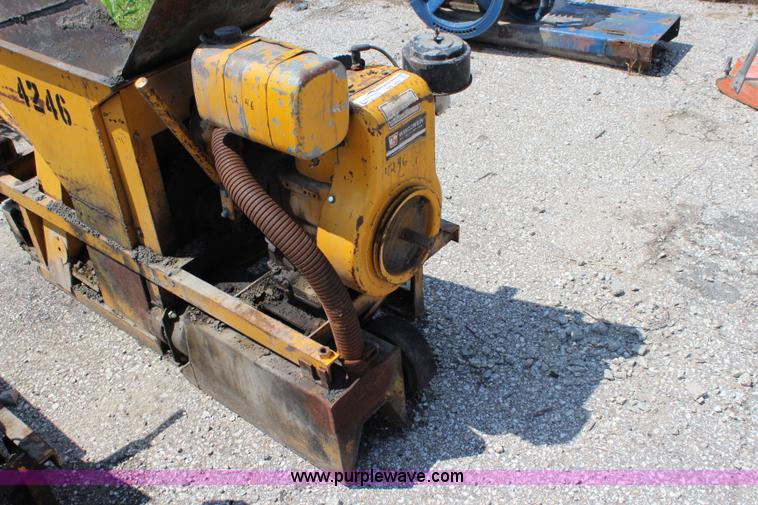 image for item BB9424 Aspahlt curb machine