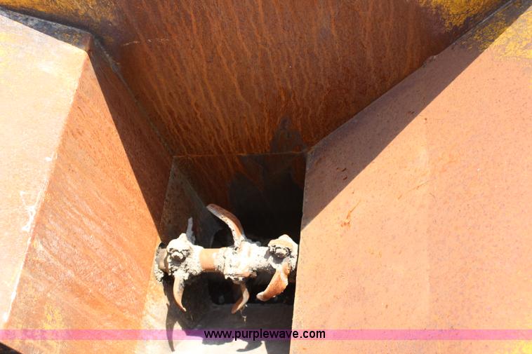 image for item BB9425 Asphalt curb machine