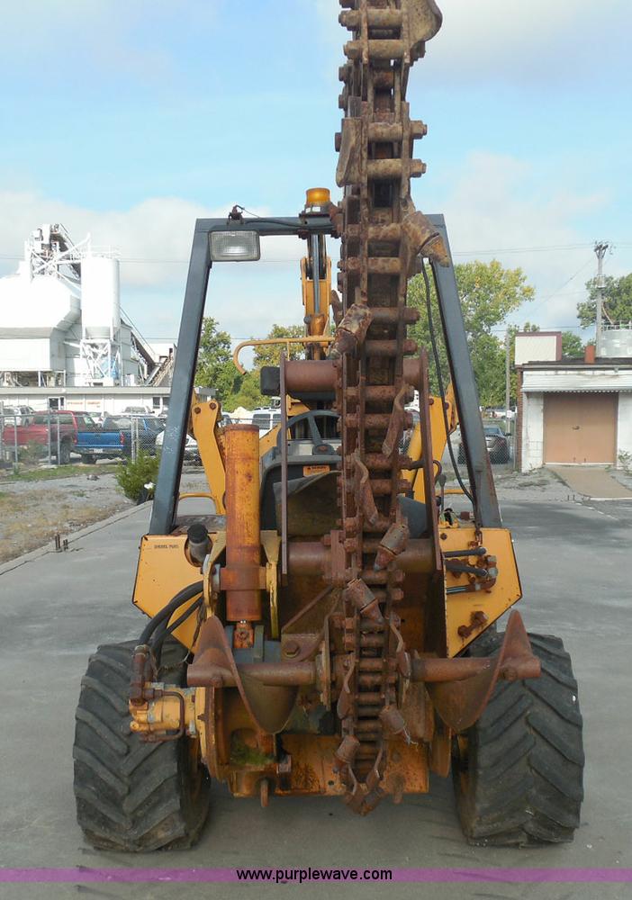 image for item BH9492 1995 Case 560 trencher