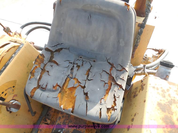 image for item BH9492 1995 Case 560 trencher