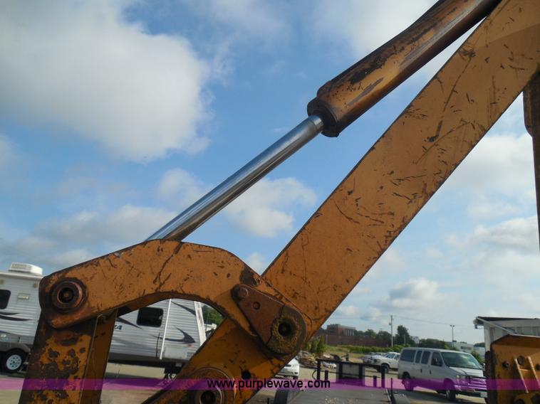 image for item BH9492 1995 Case 560 trencher