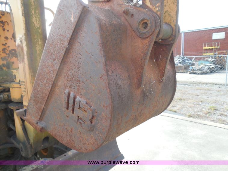 image for item BH9492 1995 Case 560 trencher