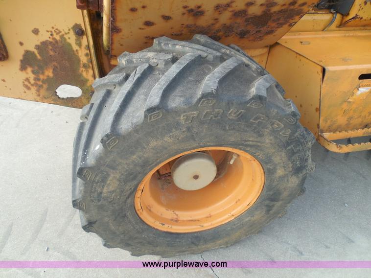 image for item BH9492 1995 Case 560 trencher