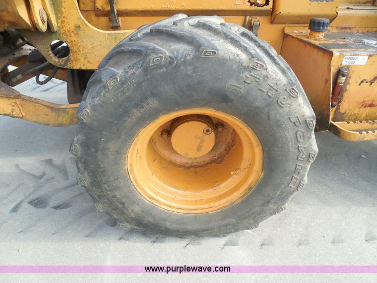 image for item BH9492 1995 Case 560 trencher