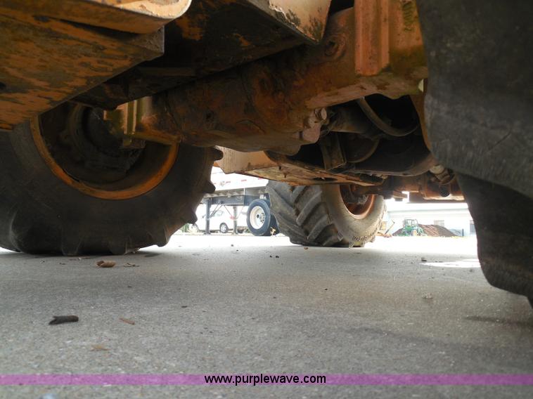 image for item BH9492 1995 Case 560 trencher