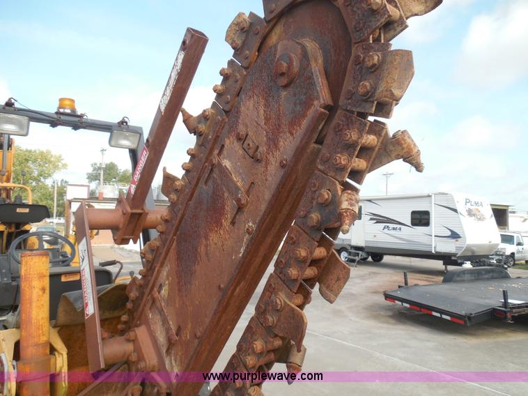 image for item BH9492 1995 Case 560 trencher