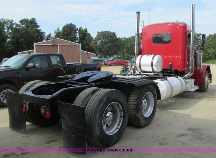 image for item BS9018 1998 Peterbilt 379 semi truck