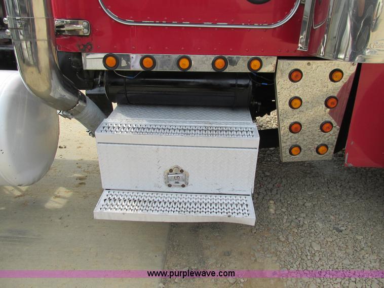 image for item BS9018 1998 Peterbilt 379 semi truck