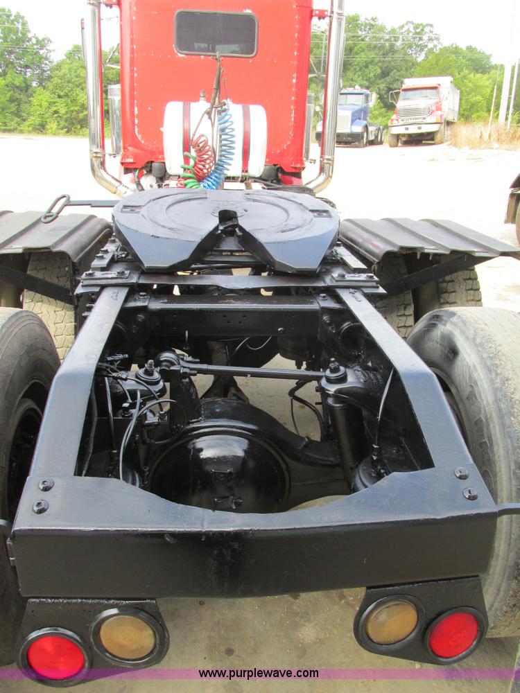 image for item BS9018 1998 Peterbilt 379 semi truck