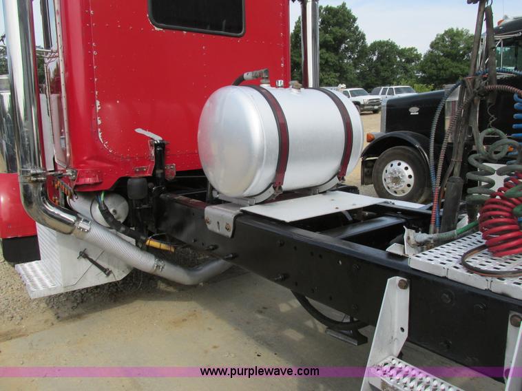 image for item BS9018 1998 Peterbilt 379 semi truck