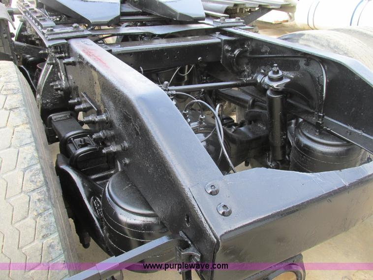 image for item BS9018 1998 Peterbilt 379 semi truck