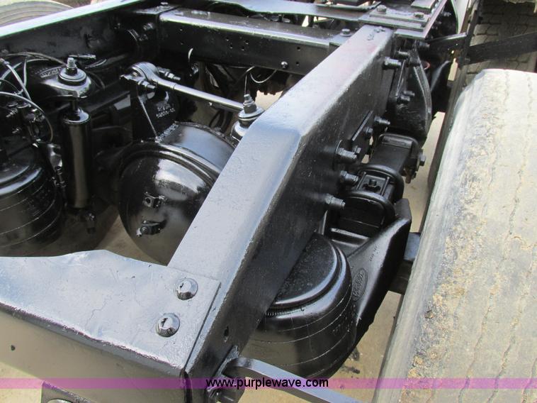 image for item BS9018 1998 Peterbilt 379 semi truck