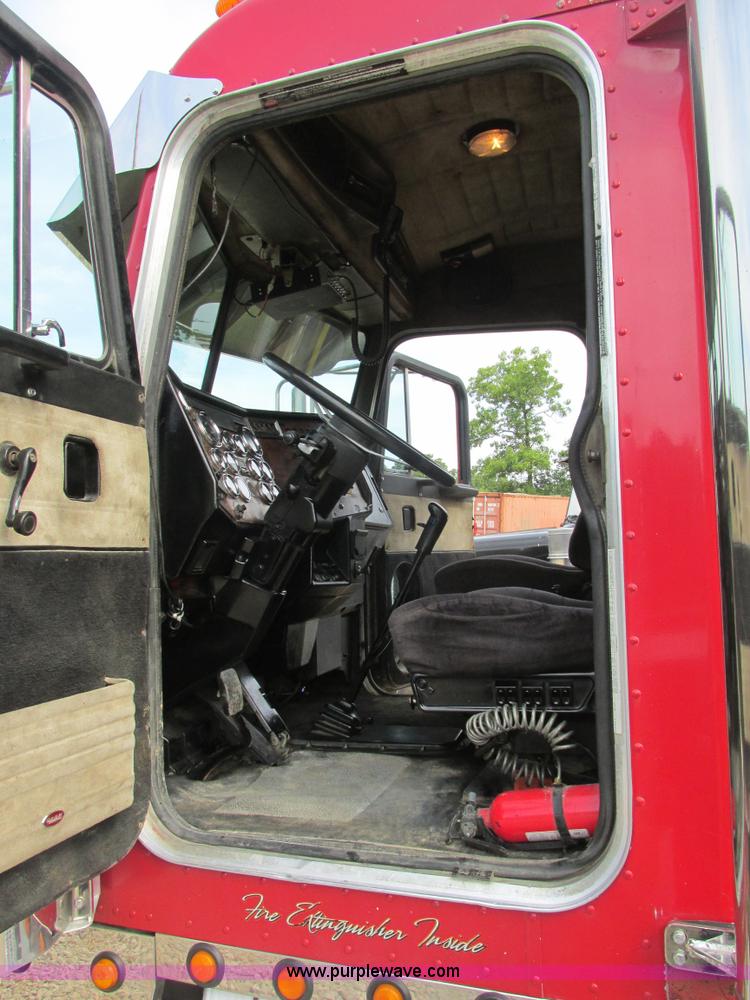 image for item BS9018 1998 Peterbilt 379 semi truck