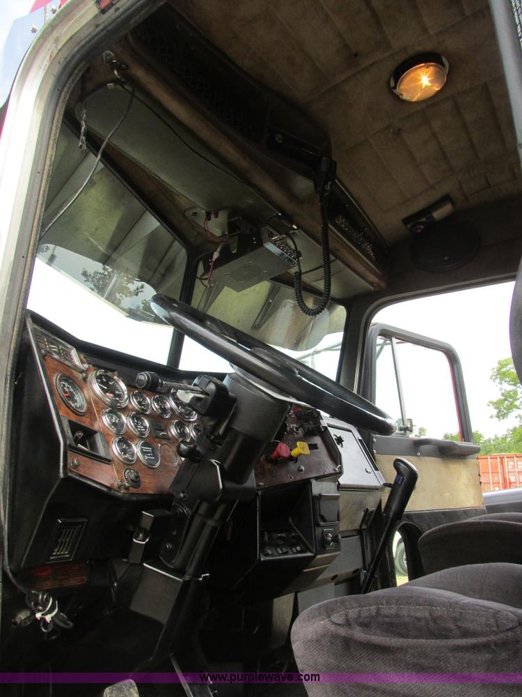 image for item BS9018 1998 Peterbilt 379 semi truck