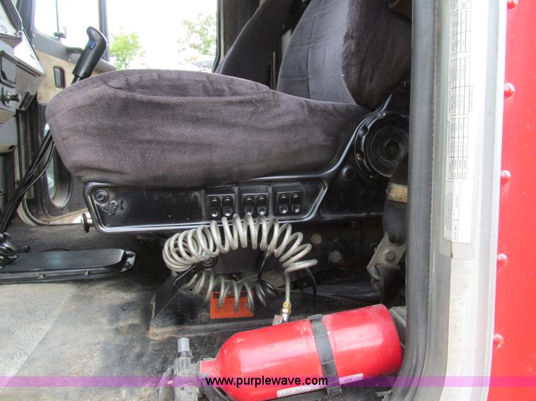 image for item BS9018 1998 Peterbilt 379 semi truck