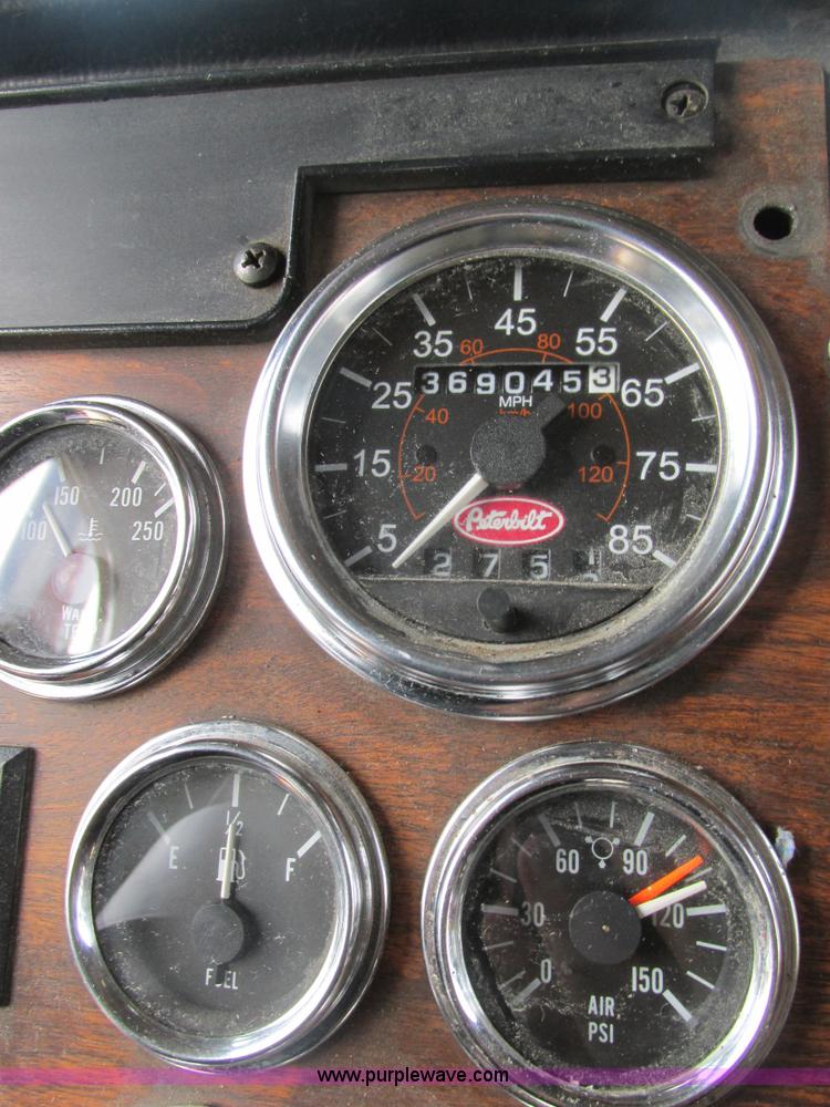 image for item BS9018 1998 Peterbilt 379 semi truck