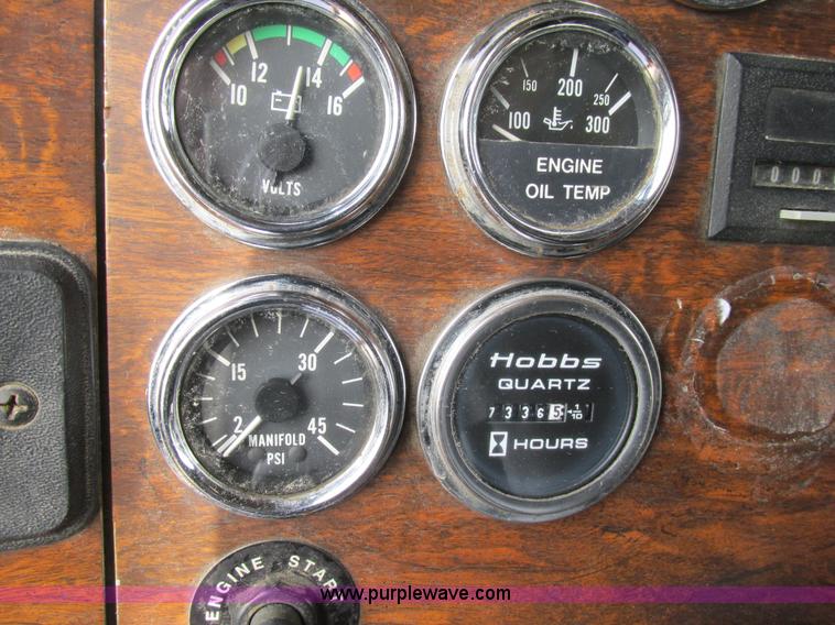 image for item BS9018 1998 Peterbilt 379 semi truck