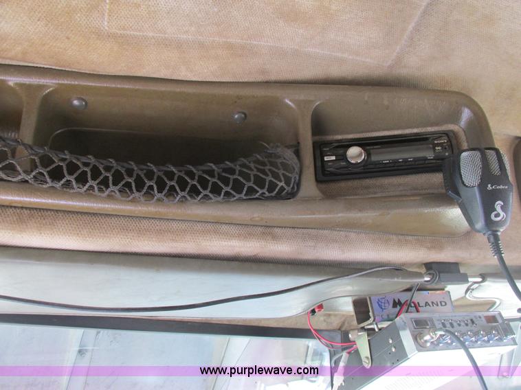 image for item BS9018 1998 Peterbilt 379 semi truck