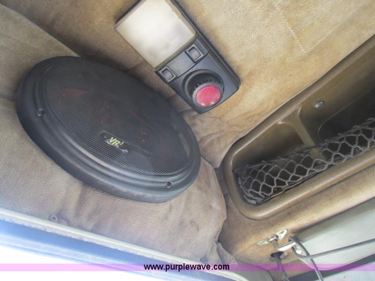 image for item BS9018 1998 Peterbilt 379 semi truck