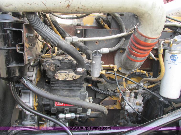 image for item BS9018 1998 Peterbilt 379 semi truck