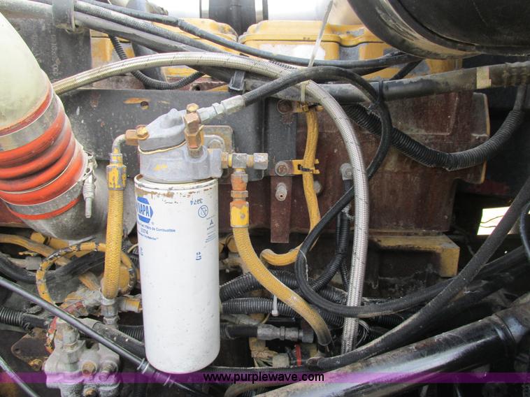 image for item BS9018 1998 Peterbilt 379 semi truck