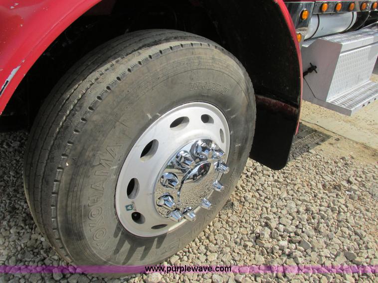 image for item BS9018 1998 Peterbilt 379 semi truck