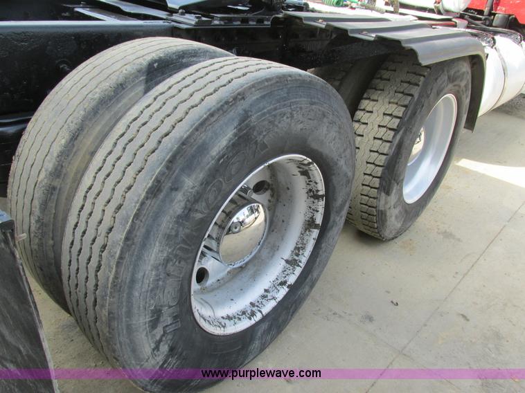 image for item BS9018 1998 Peterbilt 379 semi truck