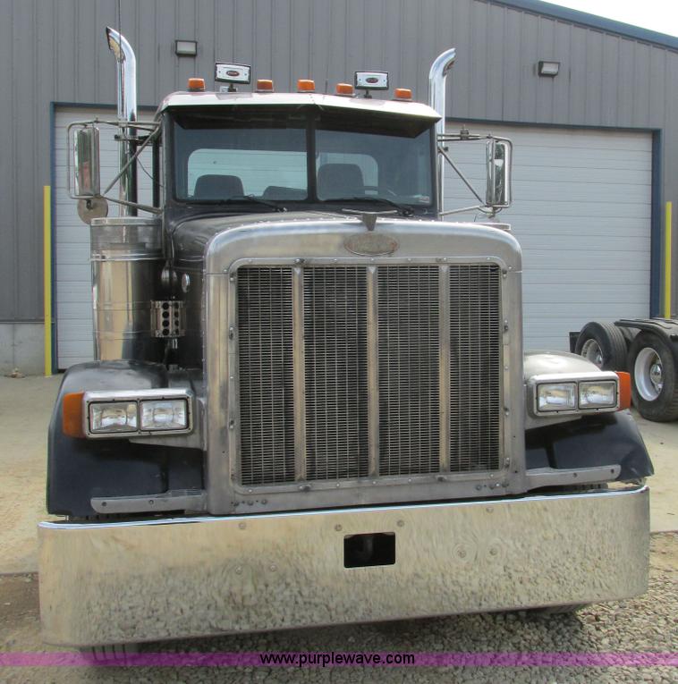 image for item BS9019 1997 Peterbilt 379 semi truck