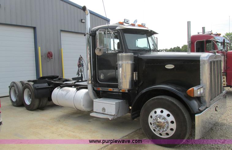 image for item BS9019 1997 Peterbilt 379 semi truck