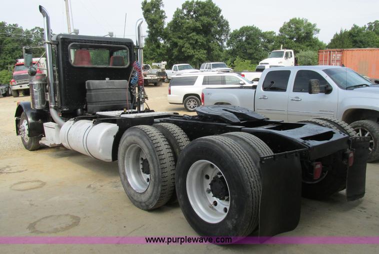 image for item BS9019 1997 Peterbilt 379 semi truck