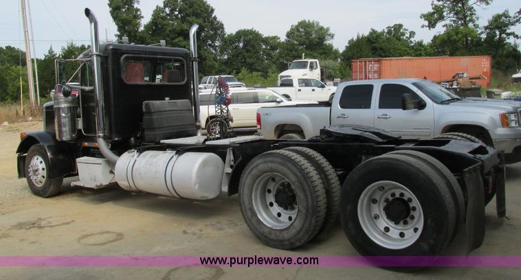 image for item BS9019 1997 Peterbilt 379 semi truck