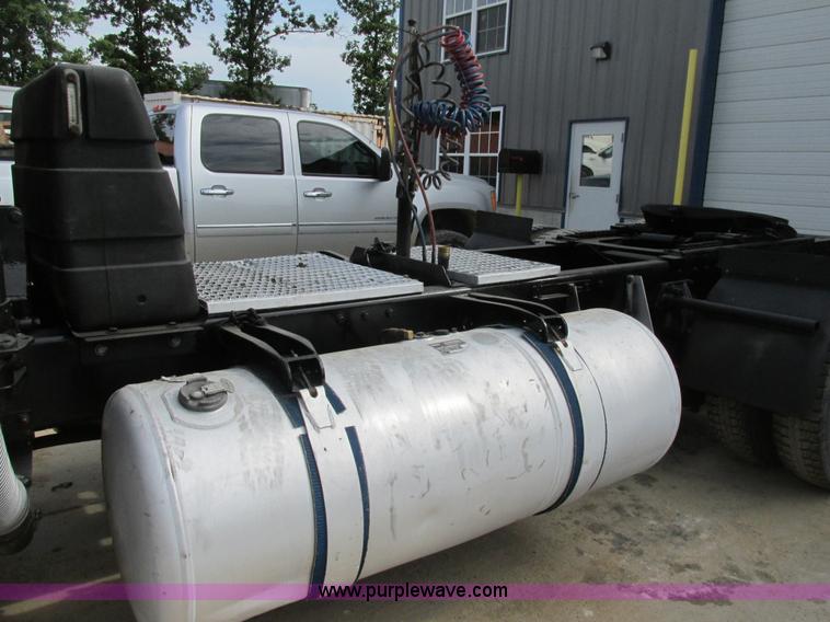 image for item BS9019 1997 Peterbilt 379 semi truck