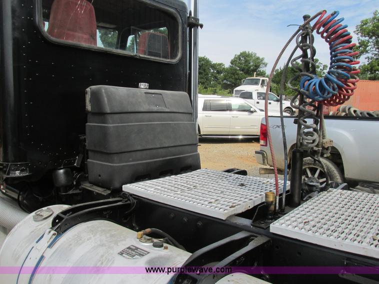 image for item BS9019 1997 Peterbilt 379 semi truck