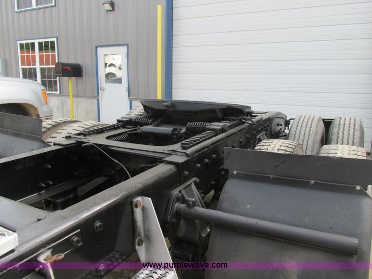 image for item BS9019 1997 Peterbilt 379 semi truck