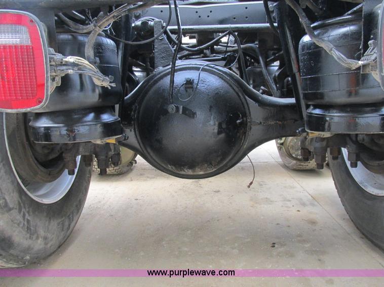 image for item BS9019 1997 Peterbilt 379 semi truck