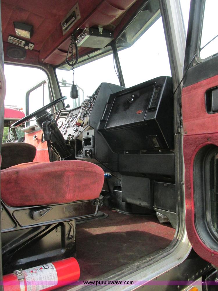 image for item BS9019 1997 Peterbilt 379 semi truck