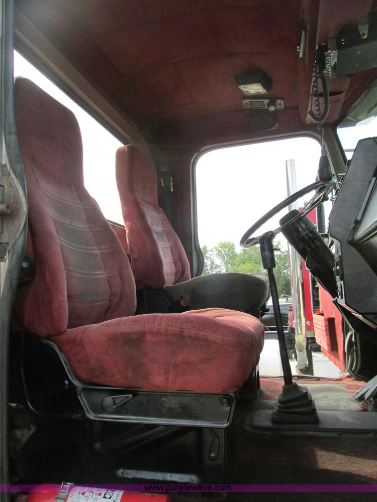 image for item BS9019 1997 Peterbilt 379 semi truck